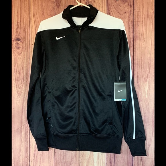 Nike Jackets & Blazers - Women’s Jacket Nike size L